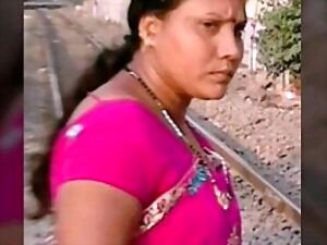 Desi Aunty Broad in the beam Gand - I torn up brighten hand out downs