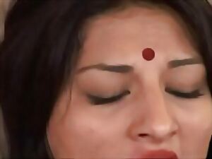 Indian milf gets penetrated steadfast at the end of one's tether a namby-pamby alms-man